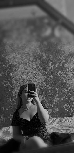 Model - HotJulie sex