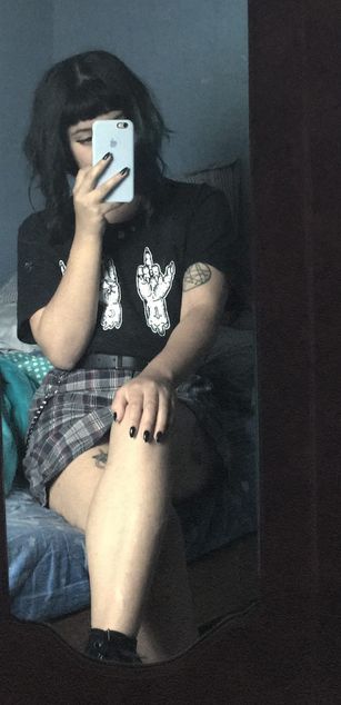 Model - Apola77 LUSH