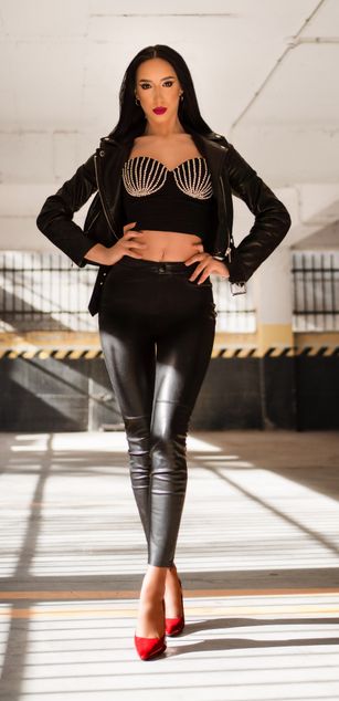 Model - AlishaWayne ass