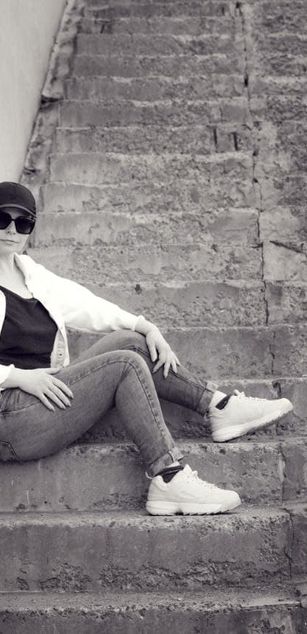 Model - Jenny Kira beautiful