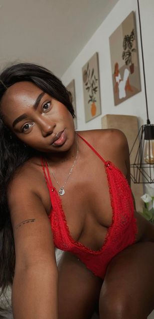 Model - Ciara_Hudson curvy