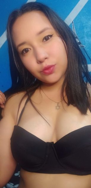 Model - CamilaRoberts ass