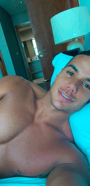 Model - Fernando Ferraz nipples