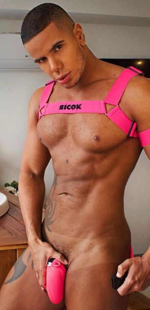 Model - Fernando Ferraz nipples