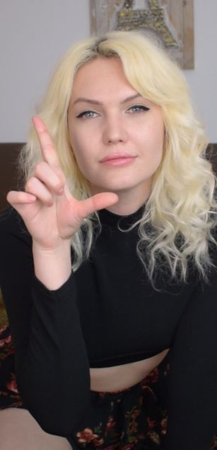 Model - Carlisse LaLouve findom