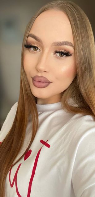 Model - Eliss blowjob