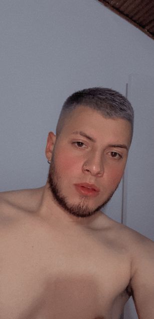 Model - Aron1907 show