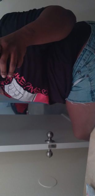 Model - Nikki Taylor girlnextdoor