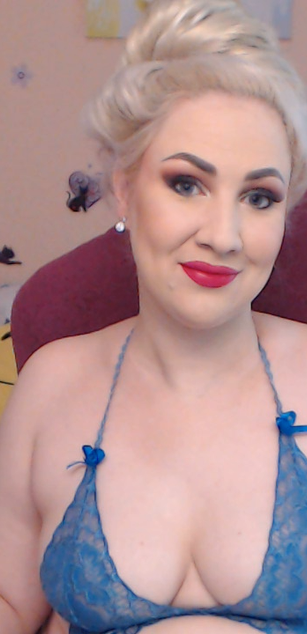 Model - Miss Lexy Gold fetish