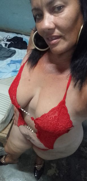 Model - Cubana blowjob