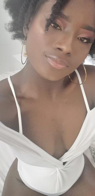 Model - OlivieLeroy deepthroat