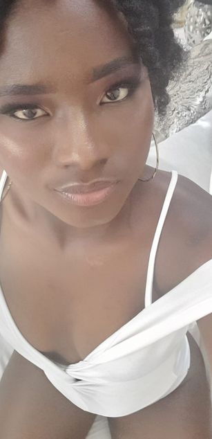 Model - OlivieLeroy deepthroat