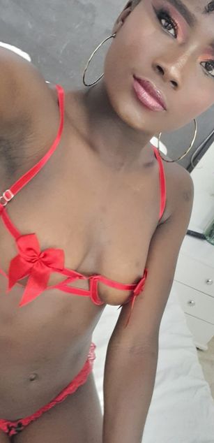 Model - OlivieLeroy deepthroat