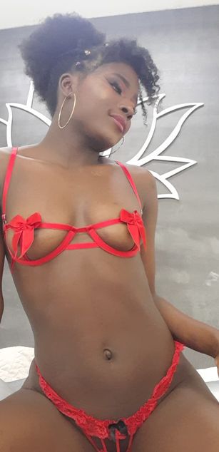 Model - OlivieLeroy deepthroat