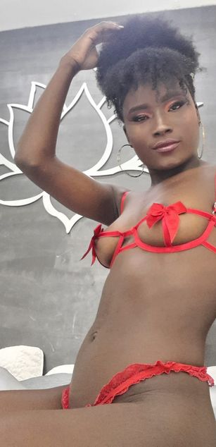 Model - OlivieLeroy deepthroat