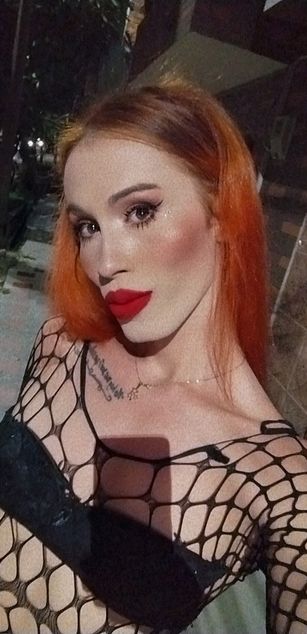 Model - ALLISON FERNANDA RUIZ LOVENSE