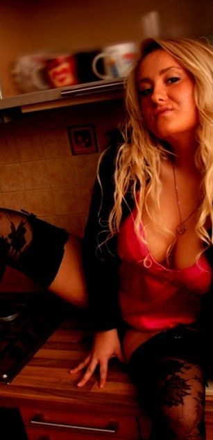 Model - AmazingEvelyn 2