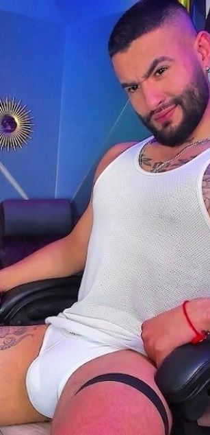 Model - Reynel Castro latin