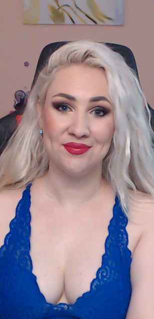 Model - Miss Lexy Gold fetish