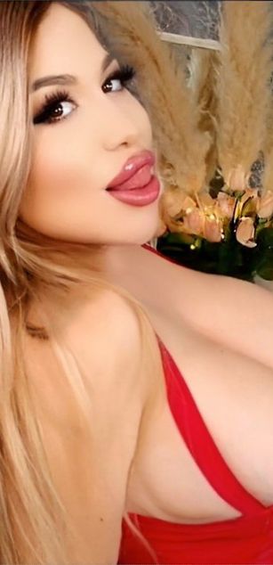 Model - Goddess Adeline beautiful