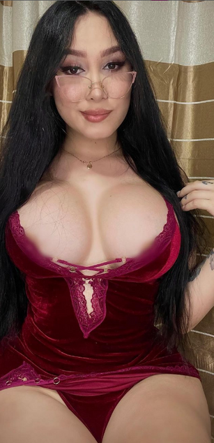 Model - Cloe whitex bigtits