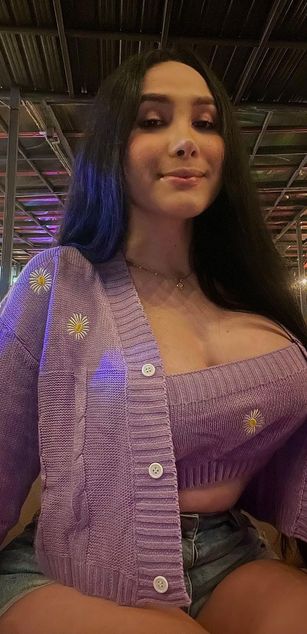 Model - Cloe whitex bigtits