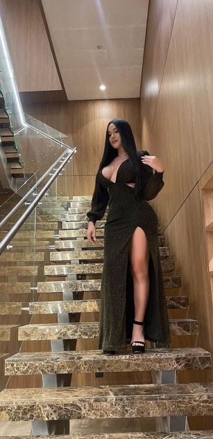 Model - Cloe whitex bigtits