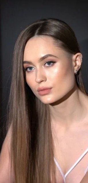 Model - ClaireKnight bigboobs