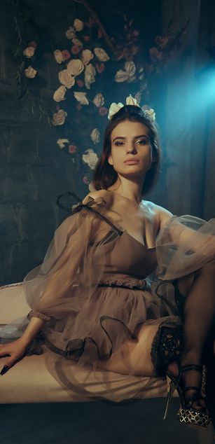 Model - MaryLune striptease