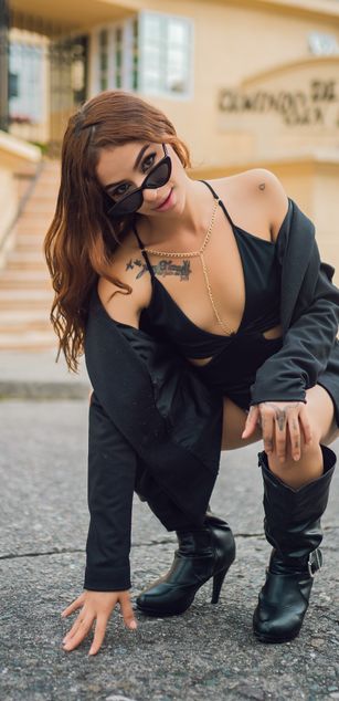 Model - AbbieRhondes striptease