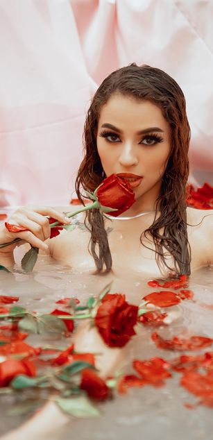 Model - AbbieRhondes striptease