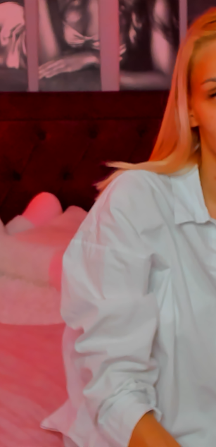 Model - SEXY BLONDE striptease