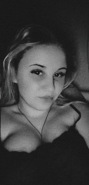 Model - Rae Lil deepthroat