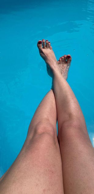 Model - GoddessHarley feet