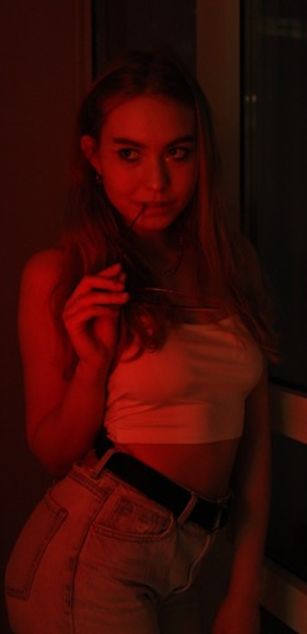 Model - AnyAmaazzy blowjob