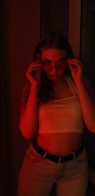 Model - AnyAmaazzy blowjob