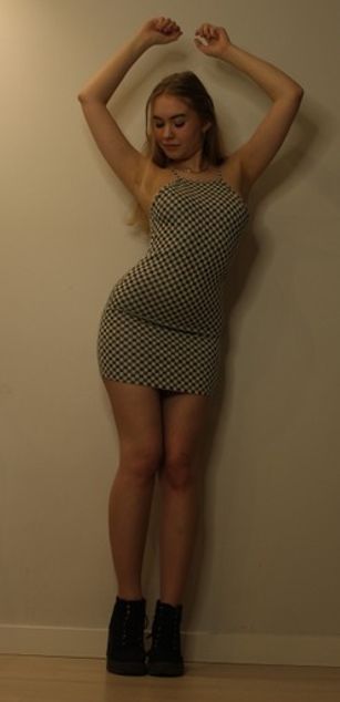 Model - AnyAmaazzy blowjob