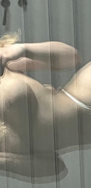 Model - AnyAmaazzy blowjob