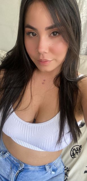 Model - Lilith Rosee deepthroat