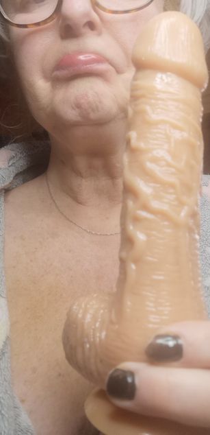 Model - Granny Edith Smith toys