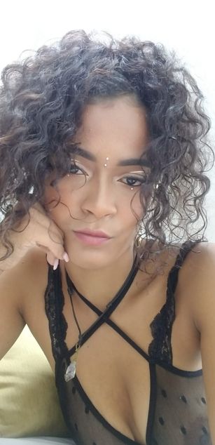 Model - EstefanyBianco deepthroat