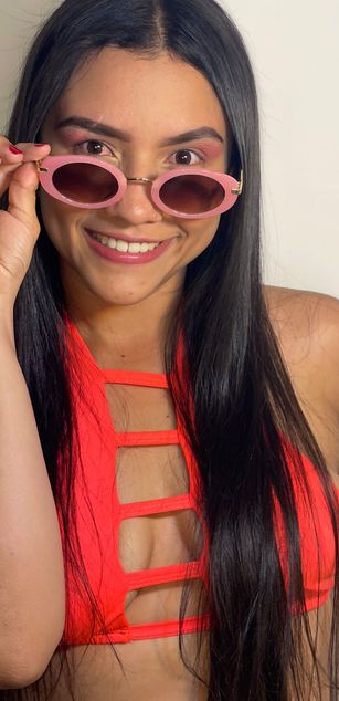 Model - Luna deepthroat