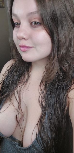 Model - Nina Baena deepthroat