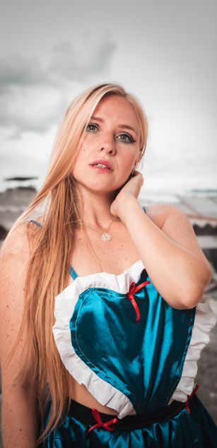 Model - Emily Sumer deepthroat