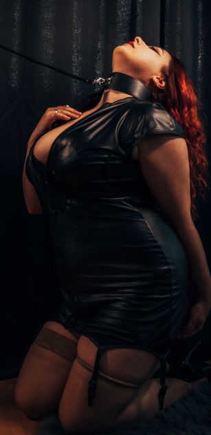 Model - HeraDevine fetish