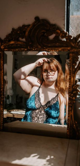 Model - Allie Sparks curvy