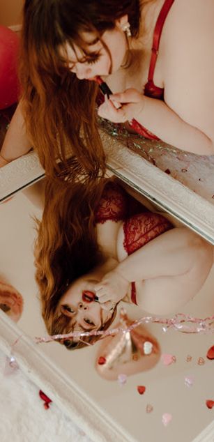 Model - Allie Sparks curvy