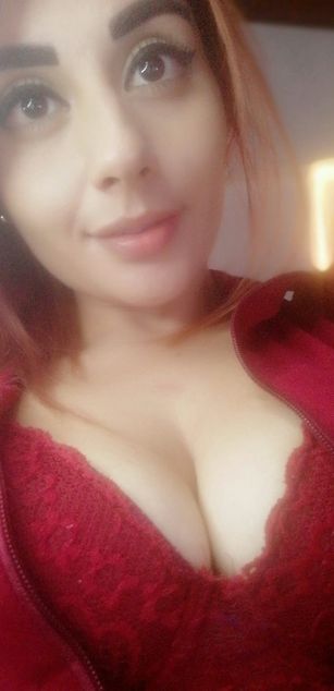 Model - Cristal Paris blowjob