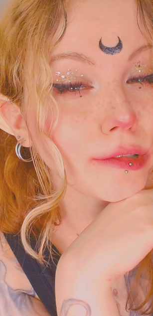 Model - April HentaiGirl dildo