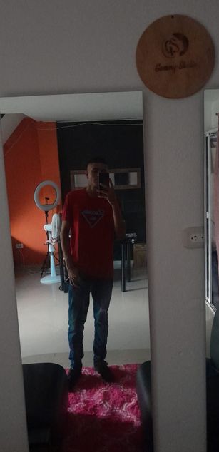 Model - Leyder hairy